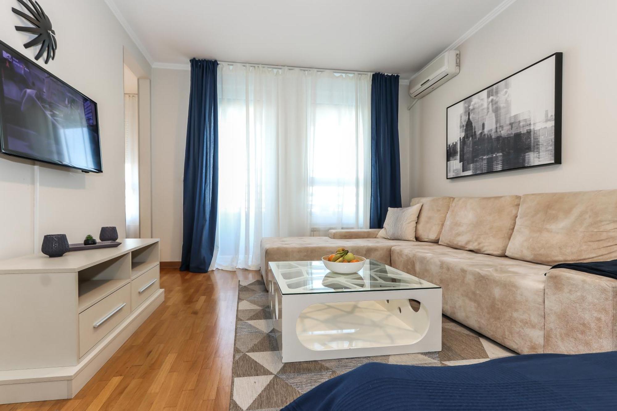 New Belgrade Apartments, Parking 5 Eur Per Day المظهر الخارجي الصورة