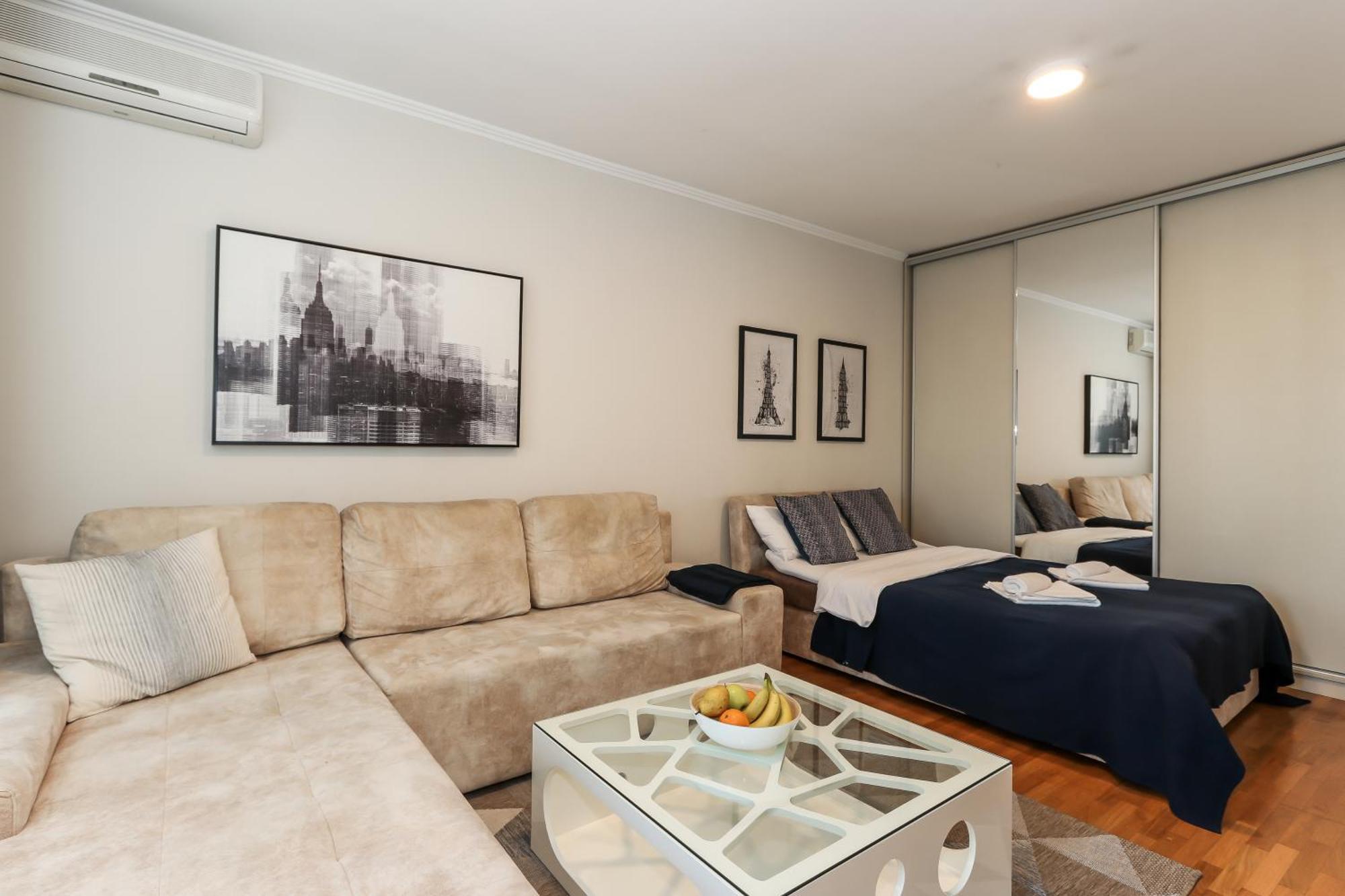 New Belgrade Apartments, Parking 5 Eur Per Day المظهر الخارجي الصورة